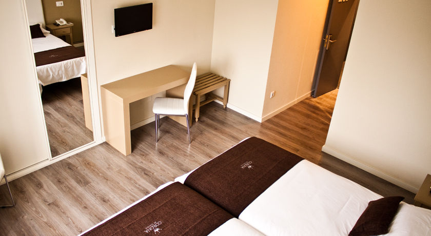 Hotel Corona De Galicia Valga Экстерьер фото